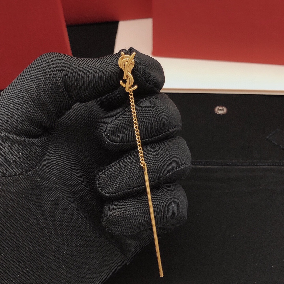 Saint Laurent Cassandre Long Chain Drop Earrings earrings antique gold tone metal no gemstones 6 5cm total drop length