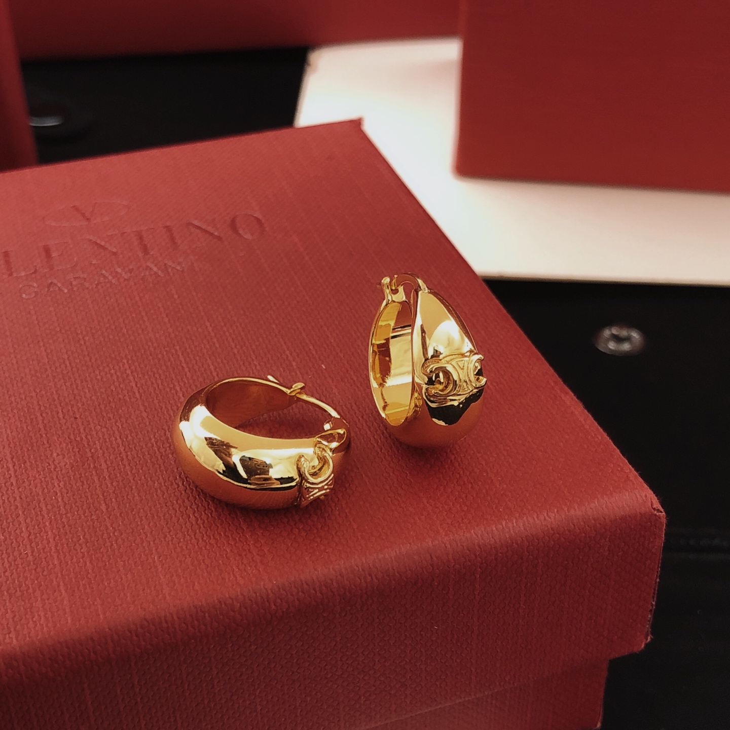Celine Triomphe Teardrop Hoop earrings polished gold-tone metal 2cm hoop diameter