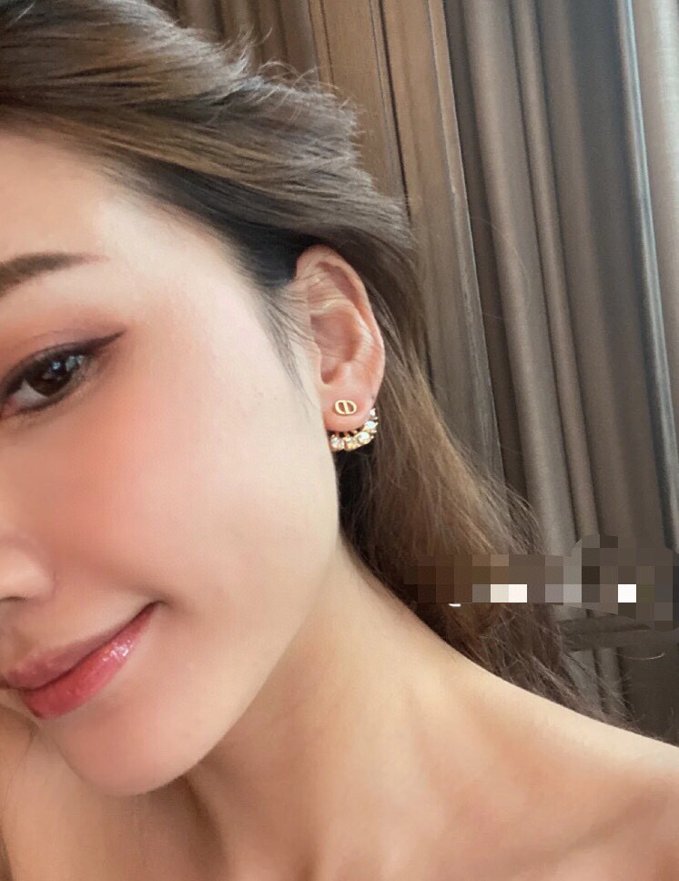 Dior Petit CD Crystal Pearl Fan Earrings earrings Gold-tone metal clear faceted crystals white pearl gold star accent One Size post style 2cm width per earring