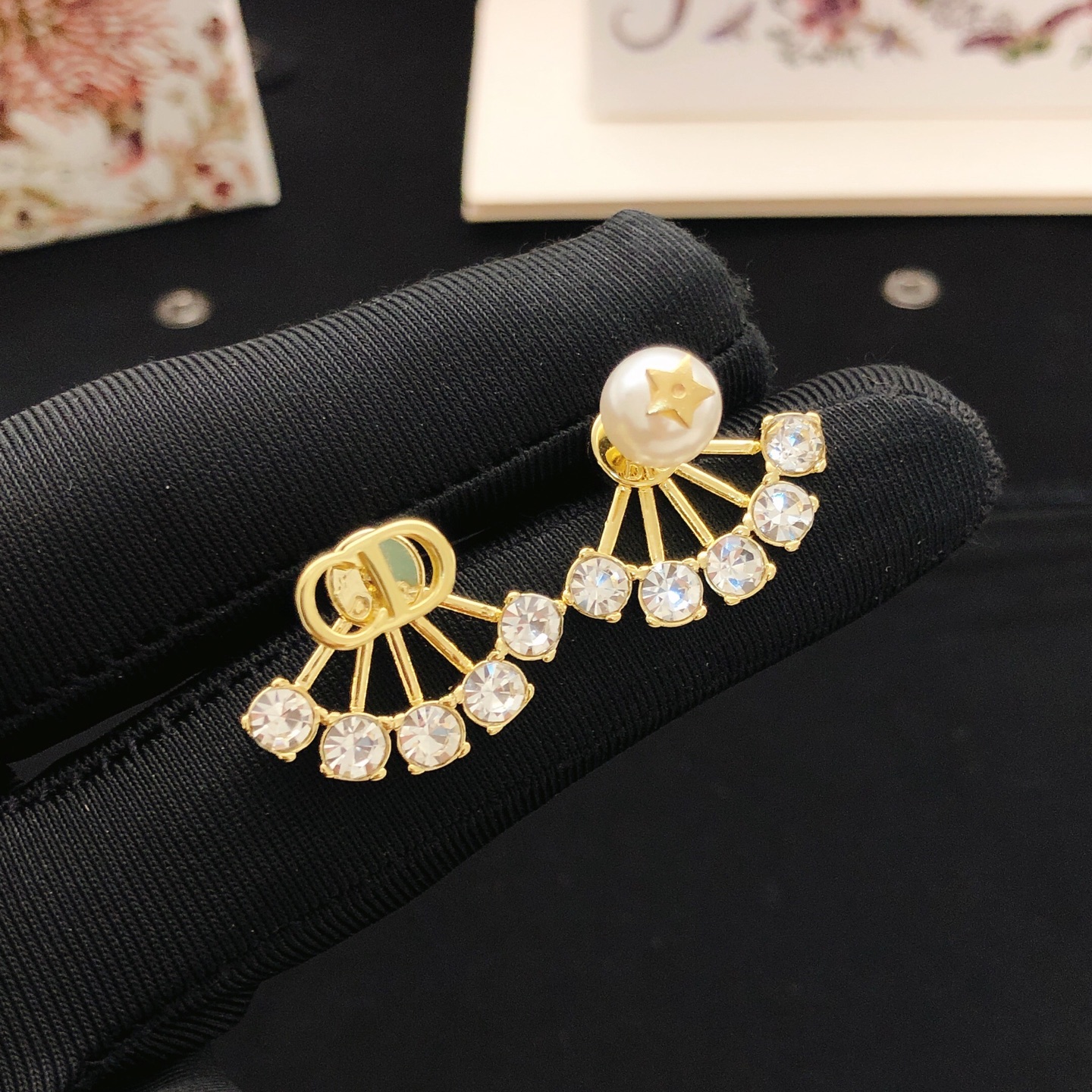Dior Petit CD Crystal Pearl Fan Earrings earrings Gold-tone metal clear faceted crystals white pearl gold star accent One Size post style 2cm width per earring