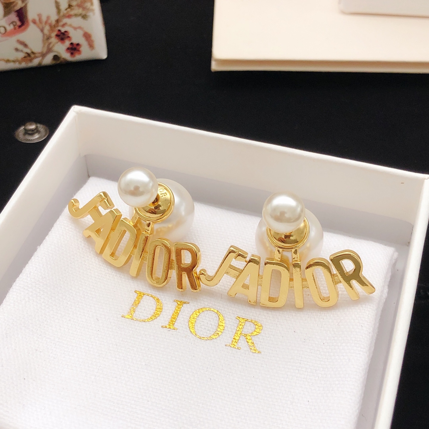 Dior J Adior Tribales earrings Gold-tone metal with white resin pearls One Size