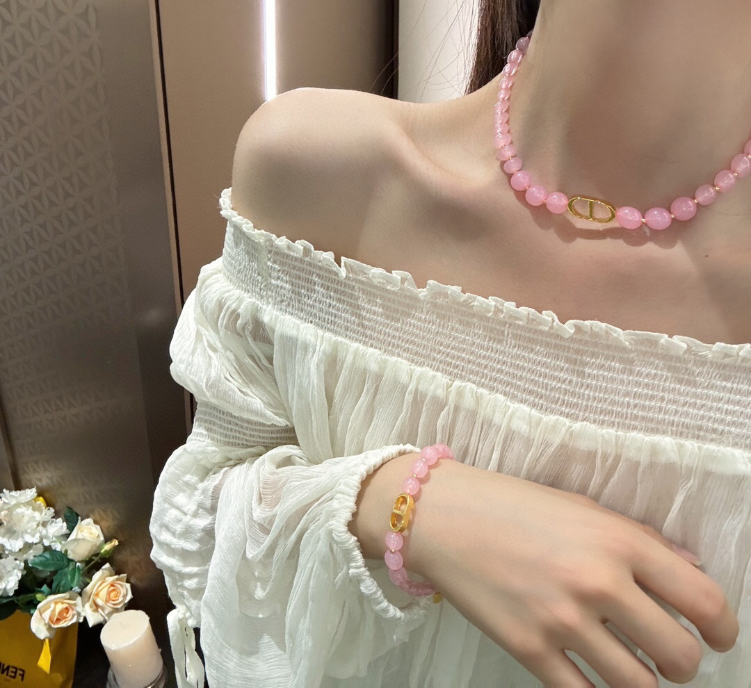 Dior 30 Montaigne Beaded Necklace necklace Gold-tone metal with gradient pink resin beads 42cm with 5cm extender chain