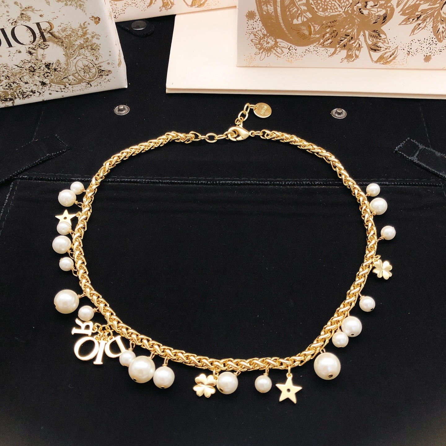 Dior DXL0120 Lucky Charms Pearl Choker necklace gold-tone metal with white faux pearls 40cm with 5cm extender