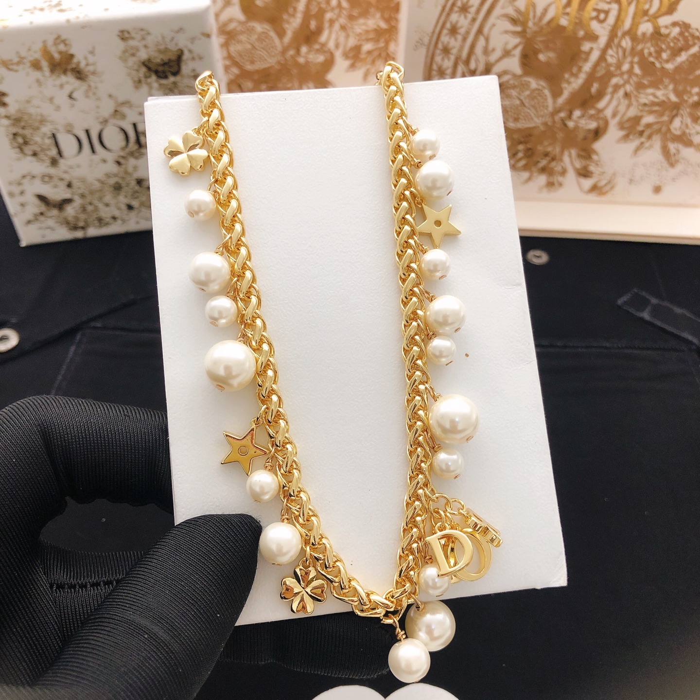 Dior DXL0120 Lucky Charms Pearl Choker necklace gold-tone metal with white faux pearls 40cm with 5cm extender