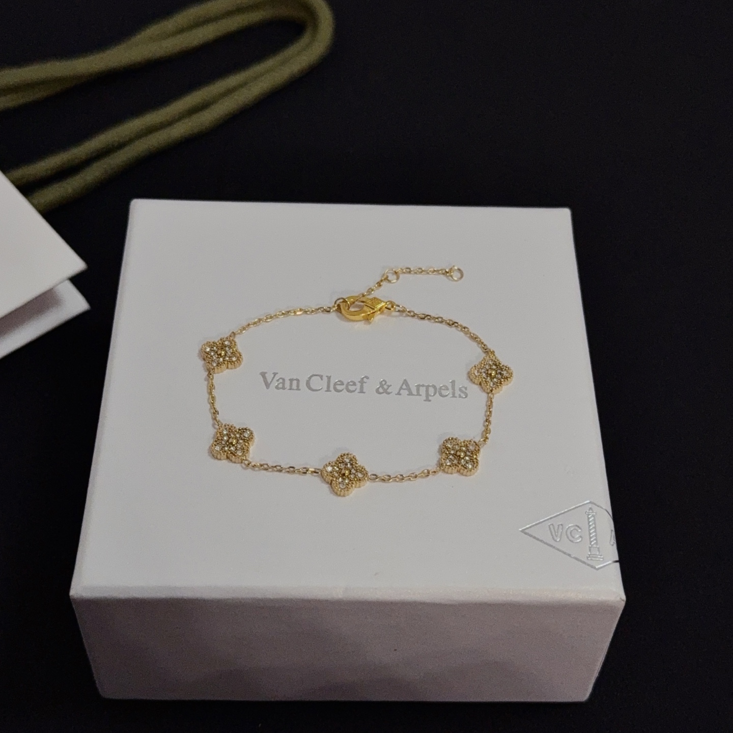 Van Cleef Arpels Sweet Alhambra bracelet yellow gold metal with clear diamond accents 17cm with 2cm extension chain