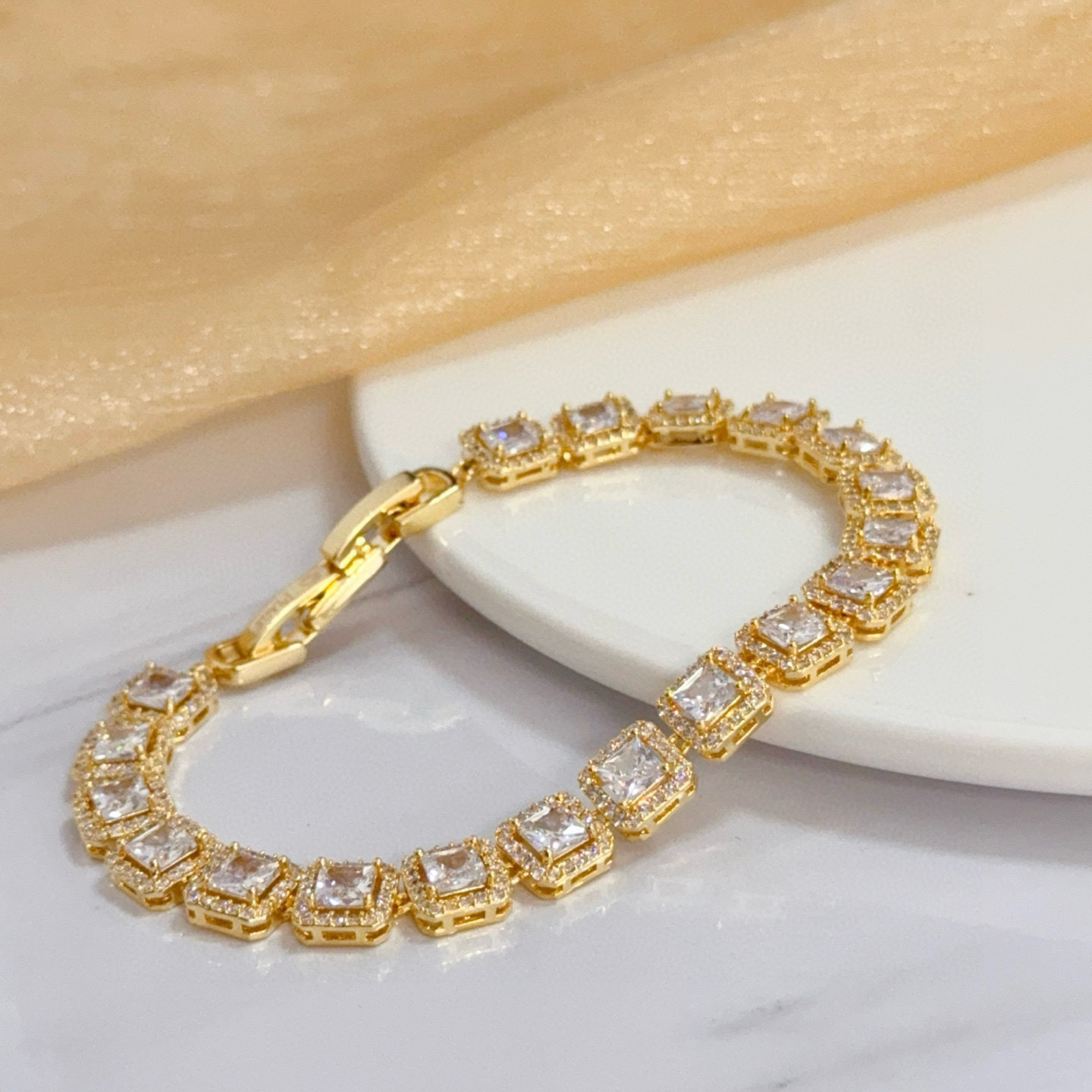 Piaget Square Diamond Tennis Bracelet bracelet Yellow gold with clear faceted gemstones 18cm