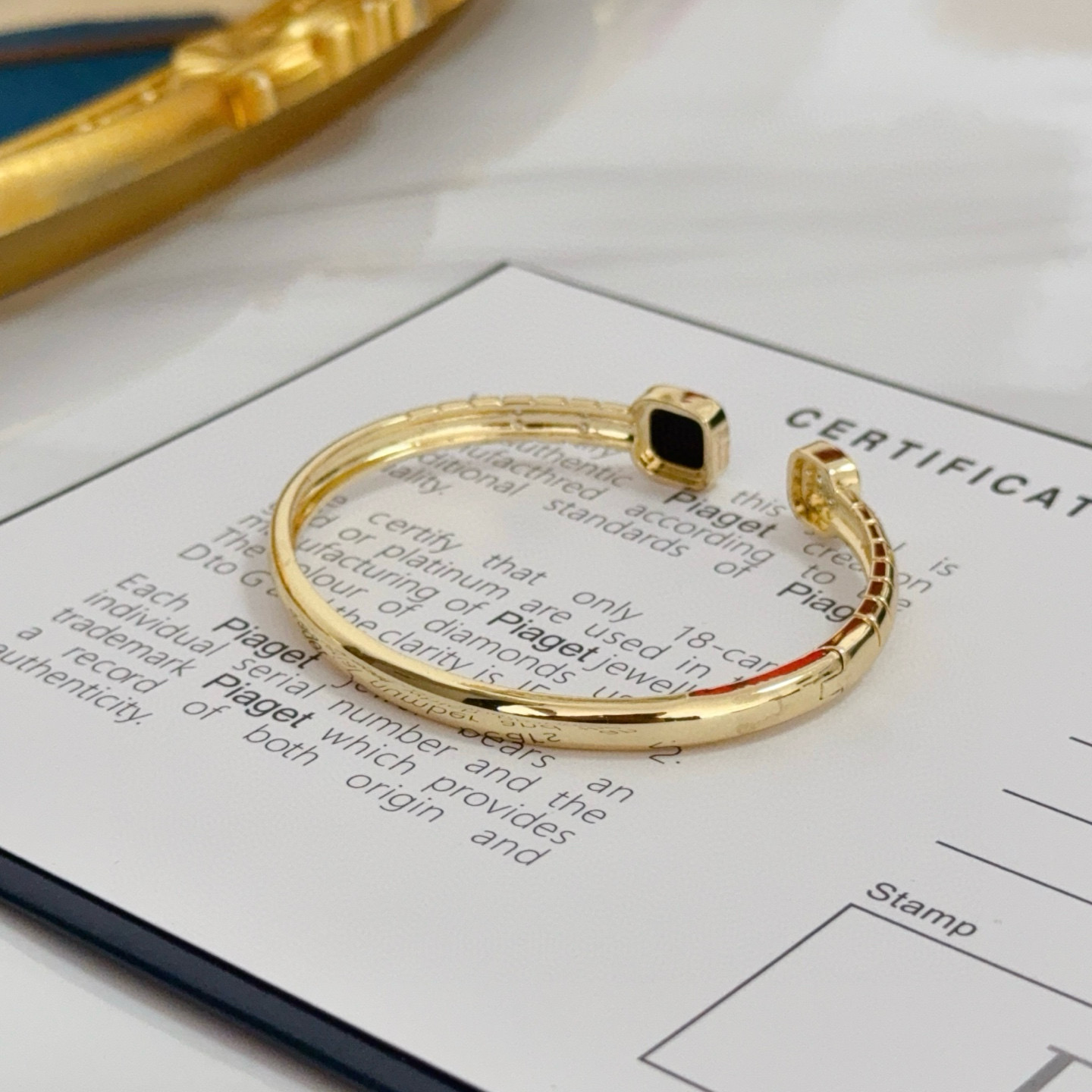 Piaget Possession bracelet 18k yellow gold black onyx white diamond 17cm inner circumference