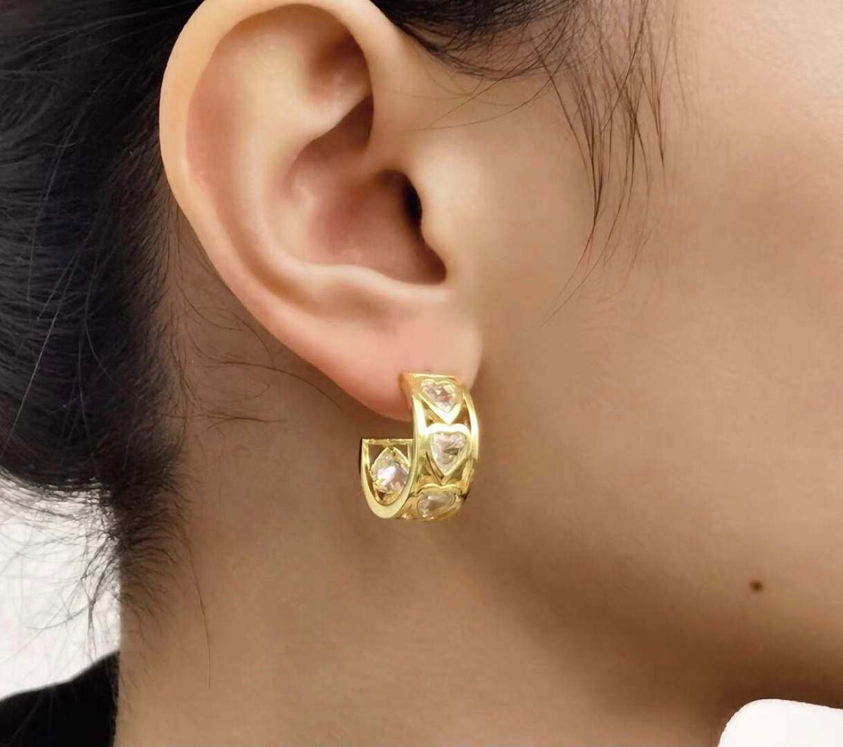 Celine PRECLOUS Heart Crystal Hoop earrings 18k gold plated metal with clear heart-cut crystal stones 1 5cm hoop diameter