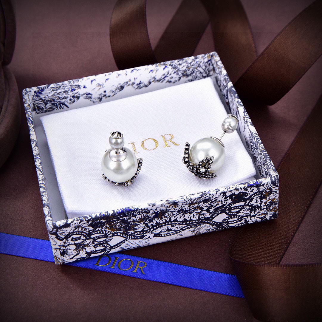 Dior Tribales earrings Vintage silver-toned metal white resin pearl silver-tone crystal accents One Size
