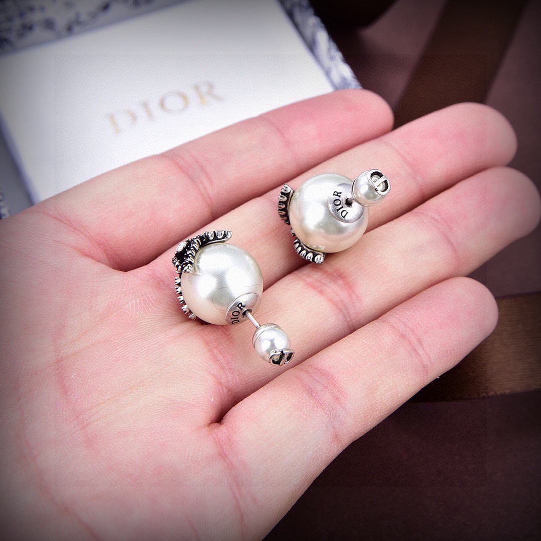 Dior Tribales earrings Vintage silver-toned metal white resin pearl silver-tone crystal accents One Size