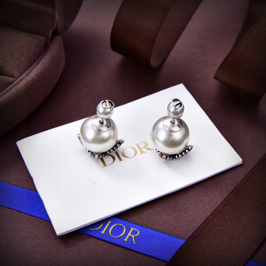 Dior Tribales earrings Vintage silver-toned metal white resin pearl silver-tone crystal accents One Size
