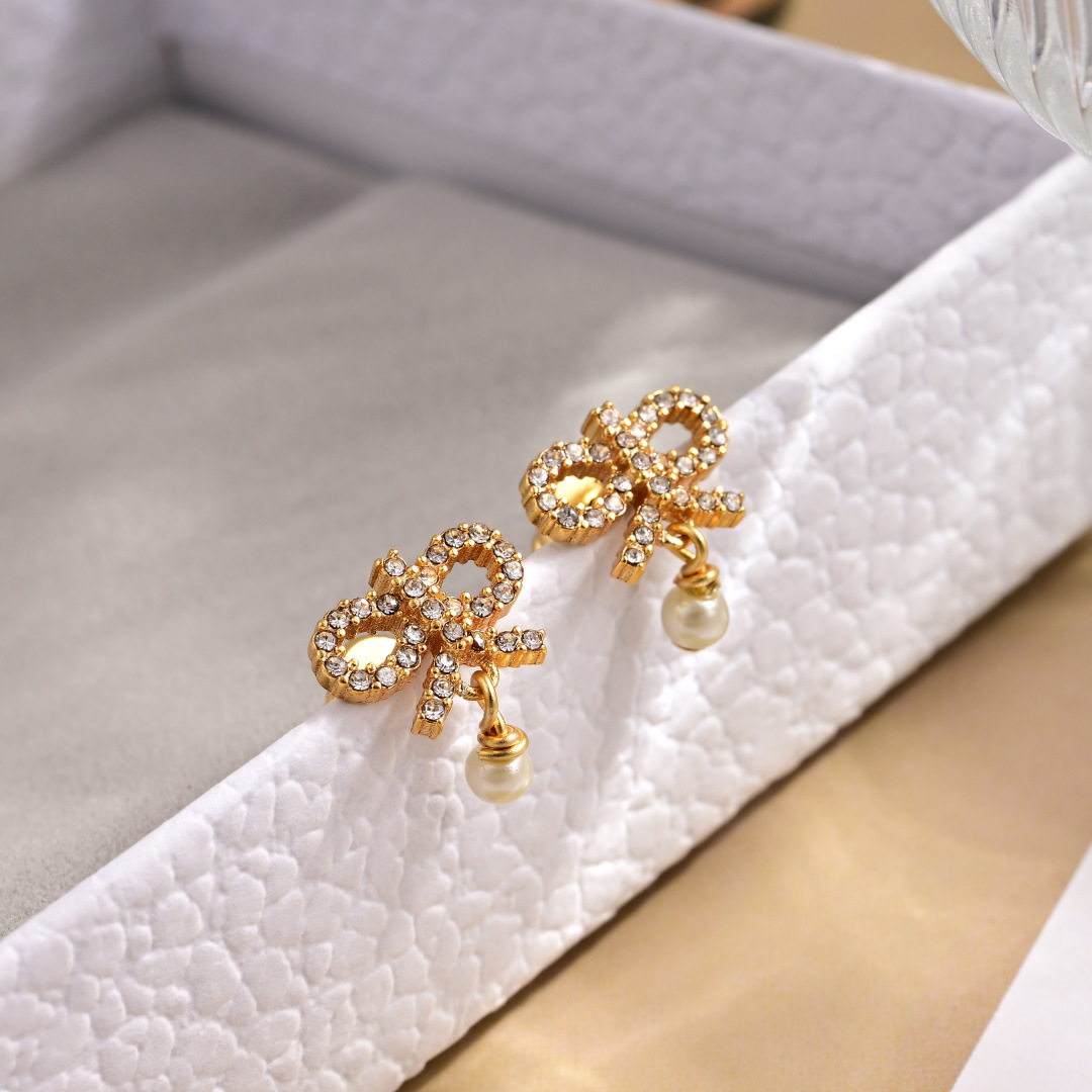 Dior Le N ud de Dior earrings Gold-tone metal with clear silver-toned crystal accents and white pearl drops One Size