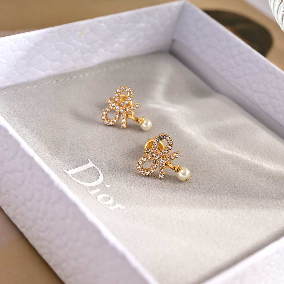 Dior Le N ud de Dior earrings Gold-tone metal with clear silver-toned crystal accents and white pearl drops One Size