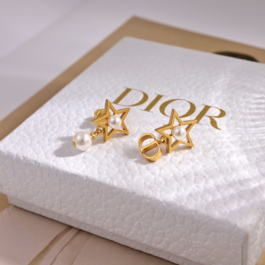 Dior CD Star Pearl Asymmetric Earrings earrings Gold-tone metal with white faux pearls One Size drop length approx 2cm