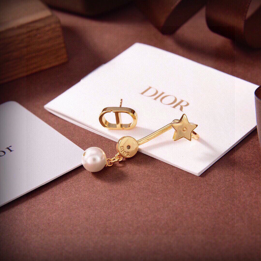 Dior Petit CD earrings Gold-tone metal with white pearl One Size