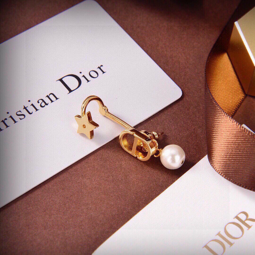 Dior Petit CD earrings Gold-tone metal with white pearl One Size