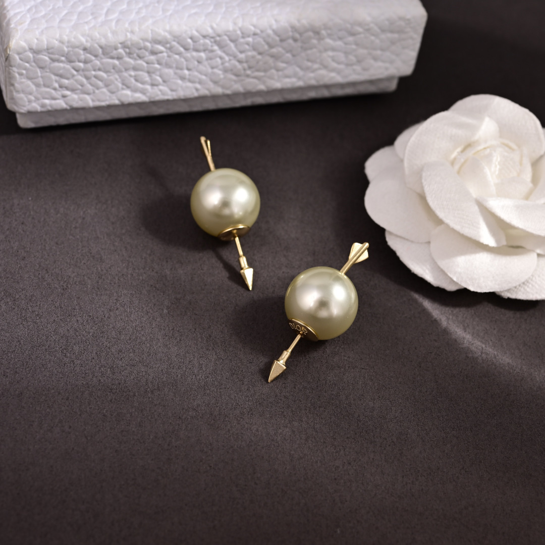 Dior Tribales earrings Matte gold metal white resin pearl One Size