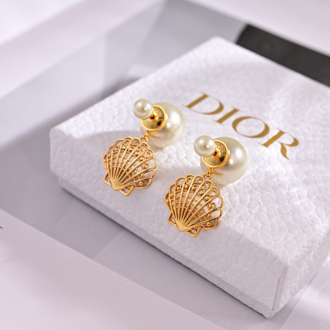 Dior Tribales Shell Pearl Drop Earrings earrings Gold-tone metal with cream white pearls One Size