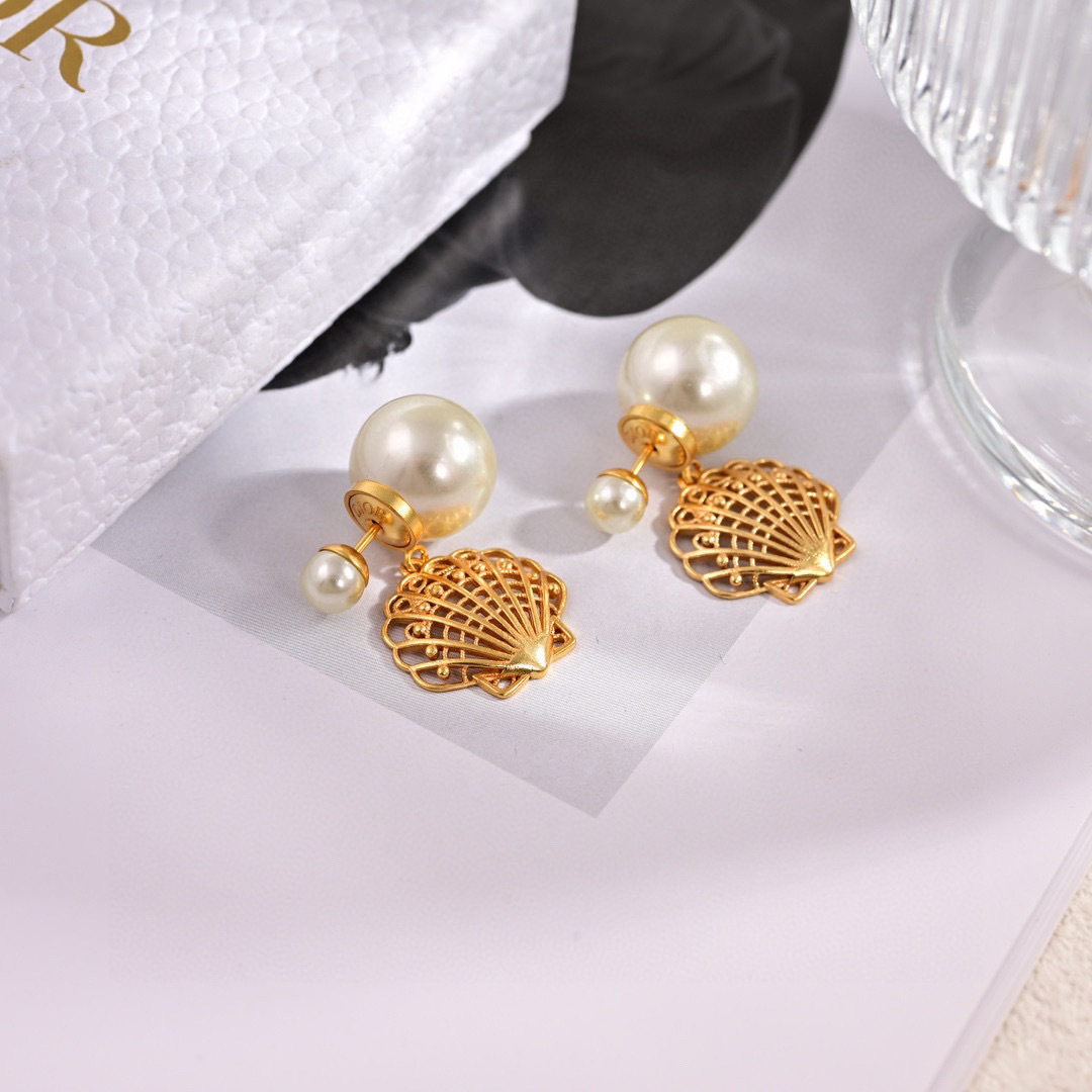 Dior Tribales Shell Pearl Drop Earrings earrings Gold-tone metal with cream white pearls One Size