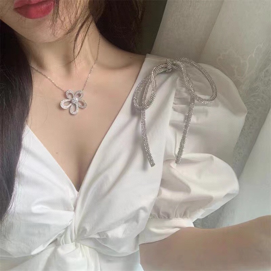 Van Cleef Arpels Flowerlace necklace white gold with diamond accents 42cm