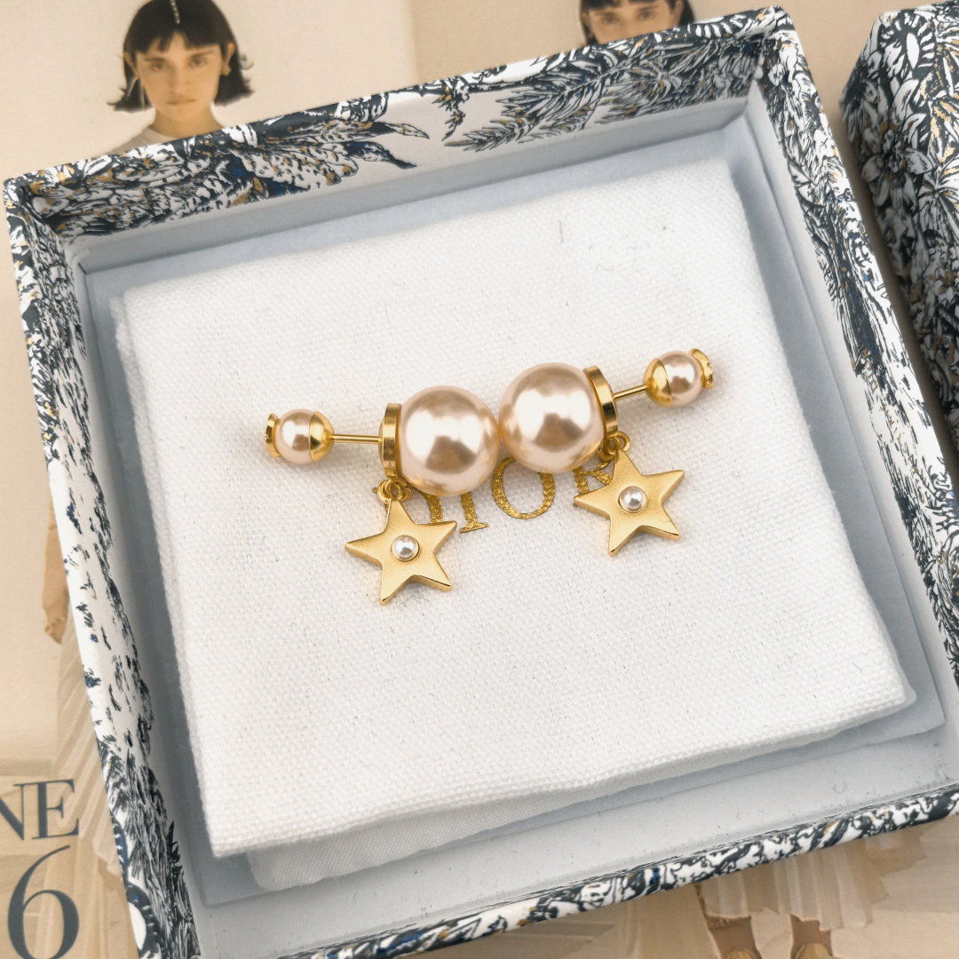 Dior Tribales earrings Gold-tone metal with champagne pink and white resin pearls One Size