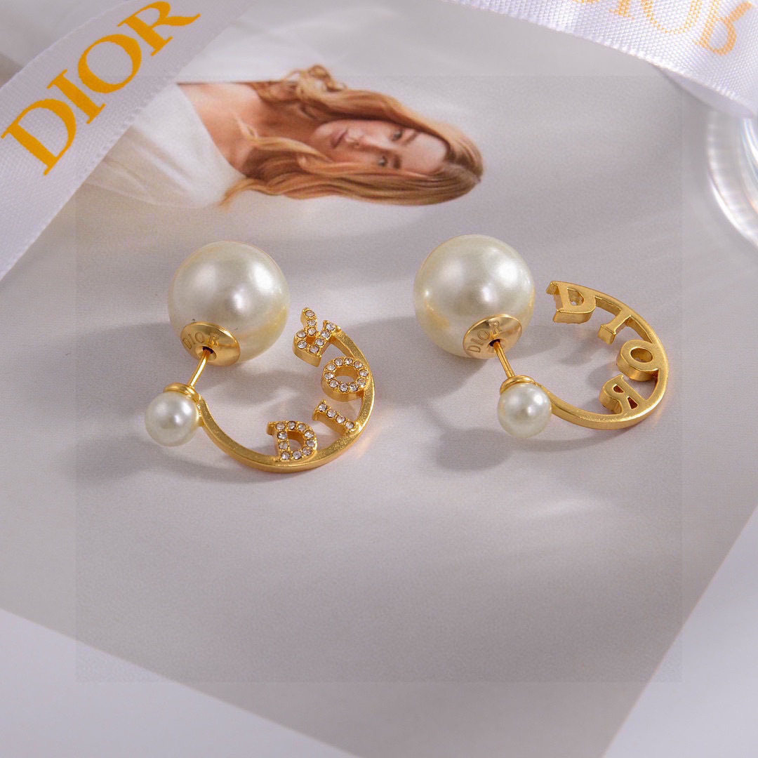 Boucles d'oreilles Dior Tribales Métal doré avec perles en résine blanche et détails en cristaux argentés Taille unique