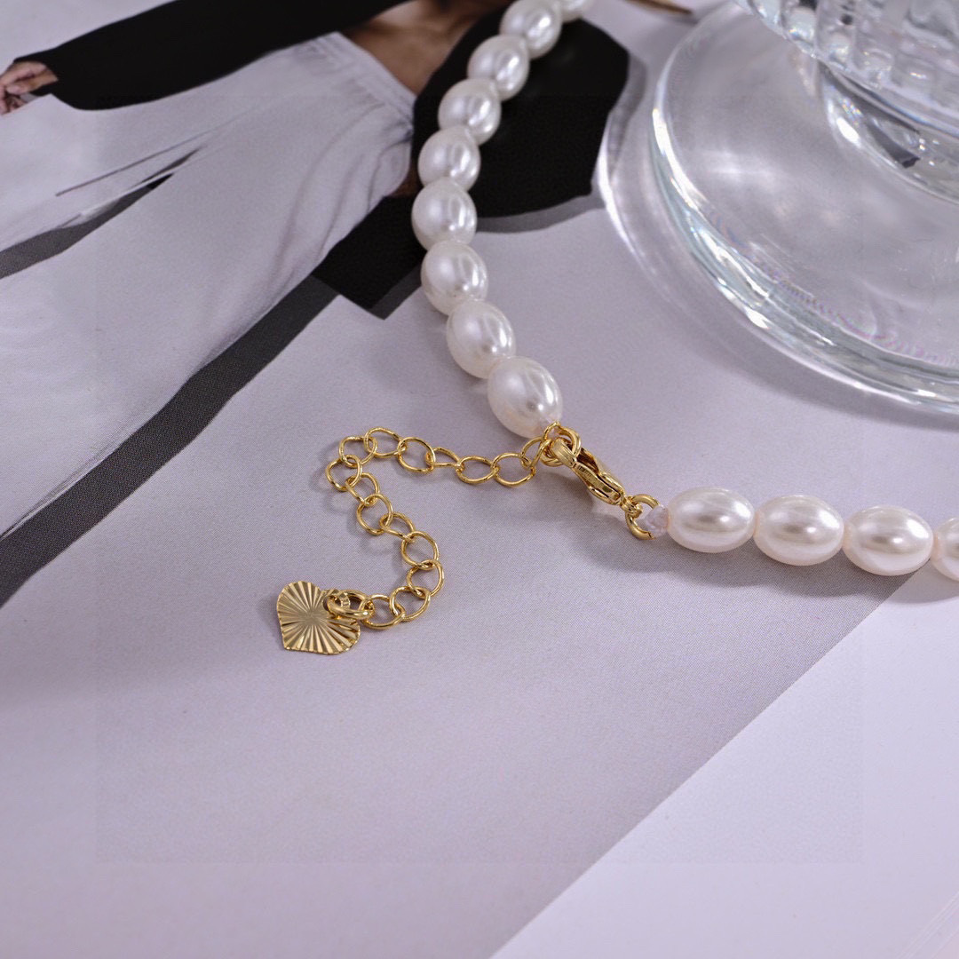 Celine Triomphe Pearl necklace gold-tone metal white pearl 42cm with 5cm extender chain
