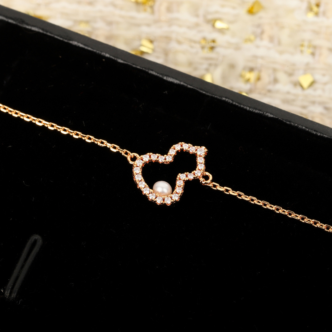 Qeelin Wulu bracelet 18K rose gold white diamond white pearl 17cm