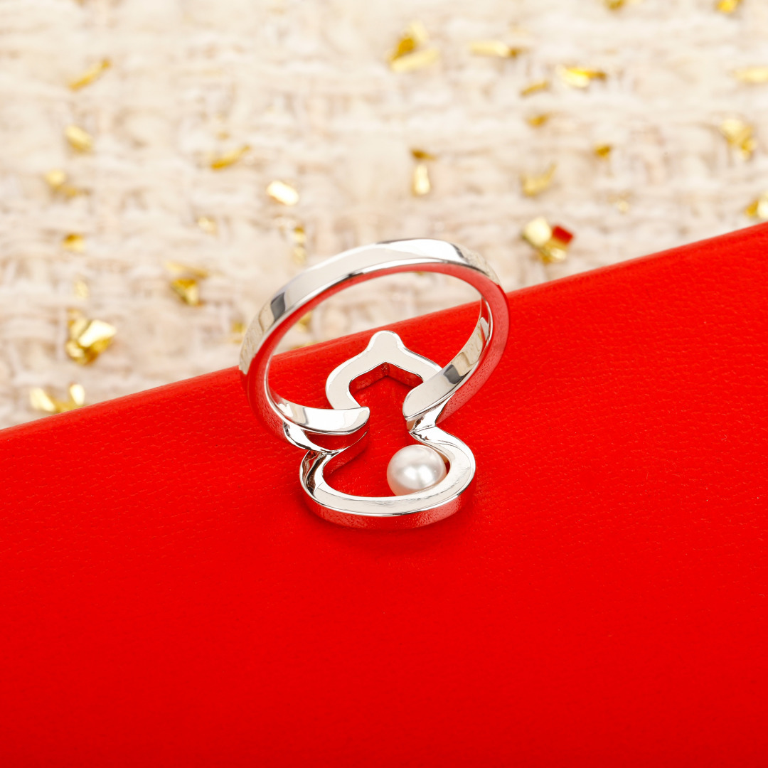 Qeelin Wulu Pearl Gourd ring 18K white gold white diamond white pearl customizable