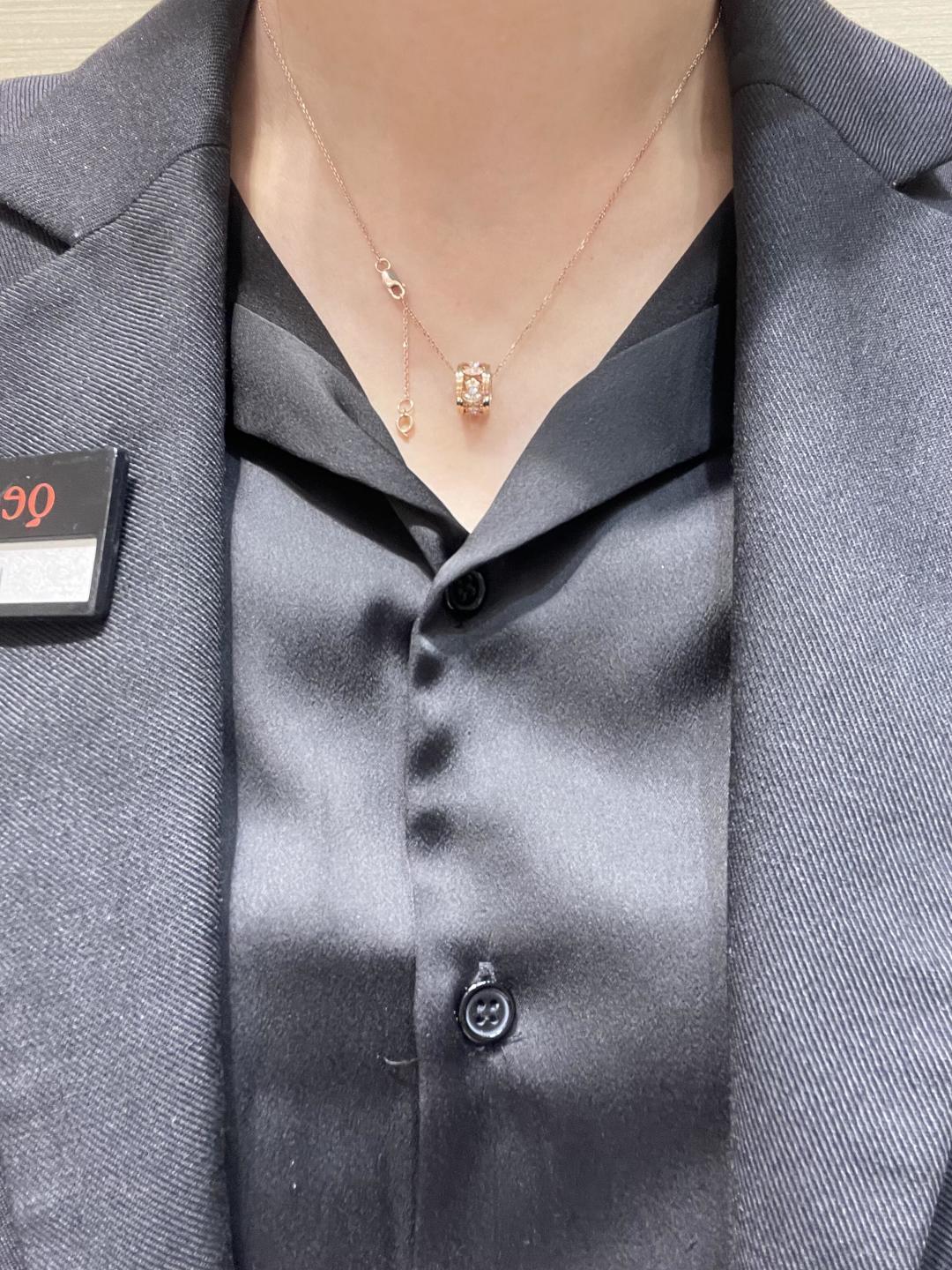 Qeelin Wulu necklace 18K rose gold 18K white gold with pave diamonds 42cm