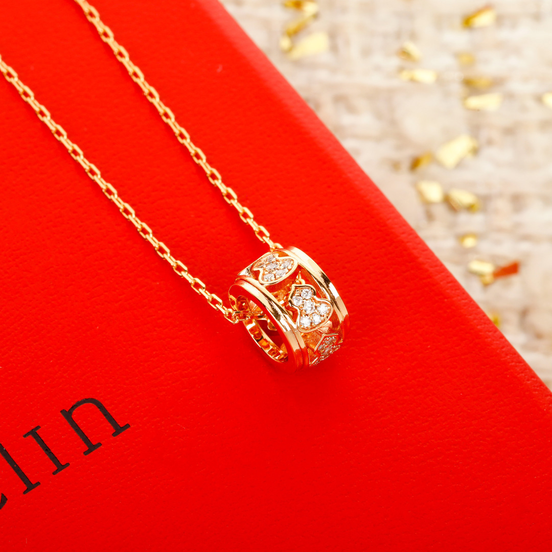 Qeelin Wulu necklace 18K rose gold 18K white gold with pave diamonds 42cm