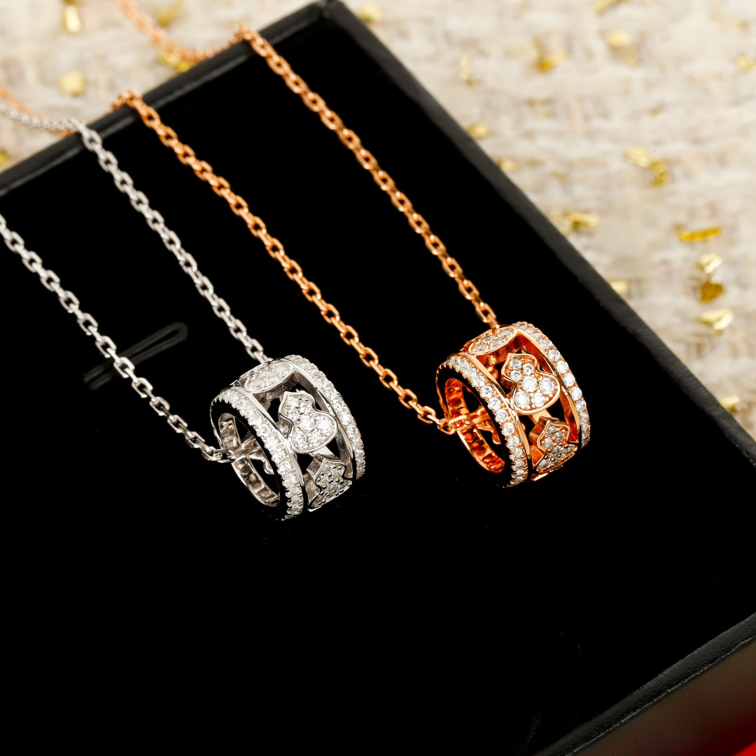 Qeelin Wulu necklace 18K white gold with diamonds 18K rose gold with diamonds 45cm
