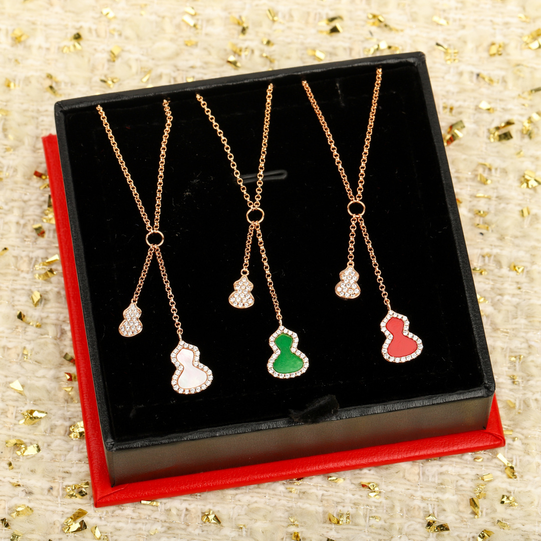Qeelin Double Gourd Small necklace Rose gold with white mother-of-pearl clear diamond accents also available with green jade red carnelian inlay options 42cm