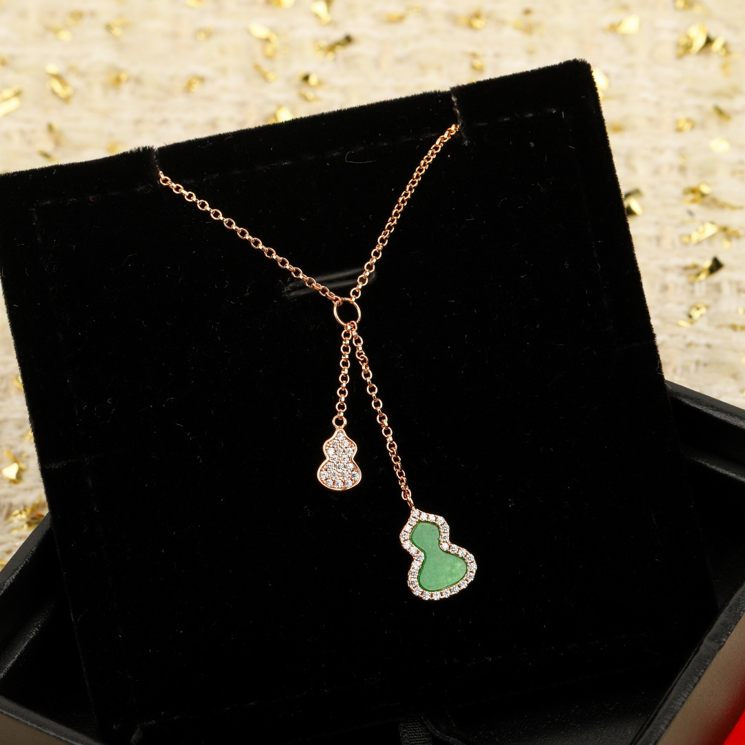 Qeelin Double Gourd Small necklace Rose gold with white mother-of-pearl clear diamond accents also available with green jade red carnelian inlay options 42cm