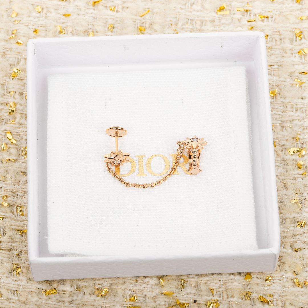 Dior Etoile des Vents Chain Ear Cuff earrings Rose gold metal with clear diamond accent stones One Size single ear cuff with 1cm connecting