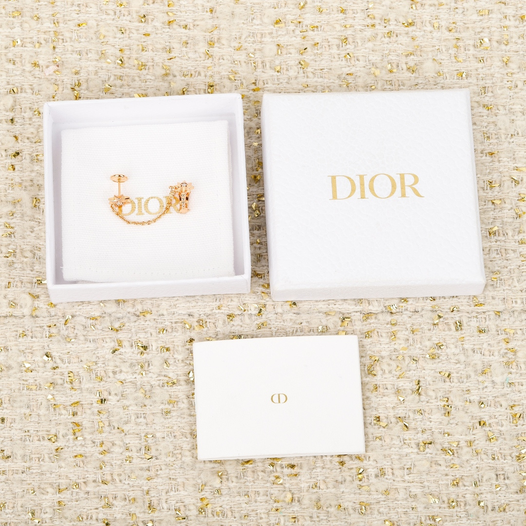 Dior Etoile des Vents Chain Ear Cuff earrings Rose gold metal with clear diamond accent stones One Size single ear cuff with 1cm connecting