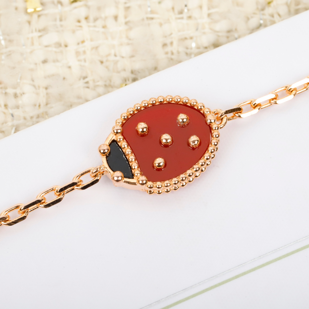 Van Cleef Arpels Lucky Spring bracelet Rose gold white mother-of-pearl red carnelian black onyx 18cm