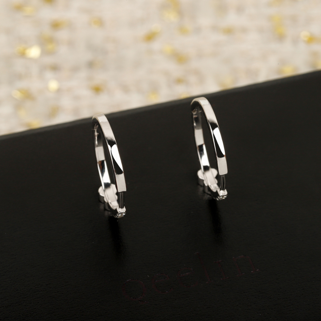 Qeelin Wulu Mini Solitaires earrings 18k white gold with diamonds 18k rose gold with diamonds mini hoop
