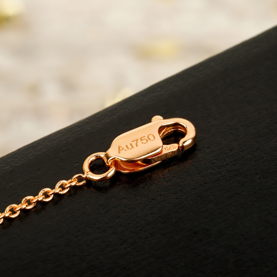 Qeelin Wulu Mini Solitaires 7 Mini necklace 18k rose gold with red carnelian inlay 42cm with 5cm extender