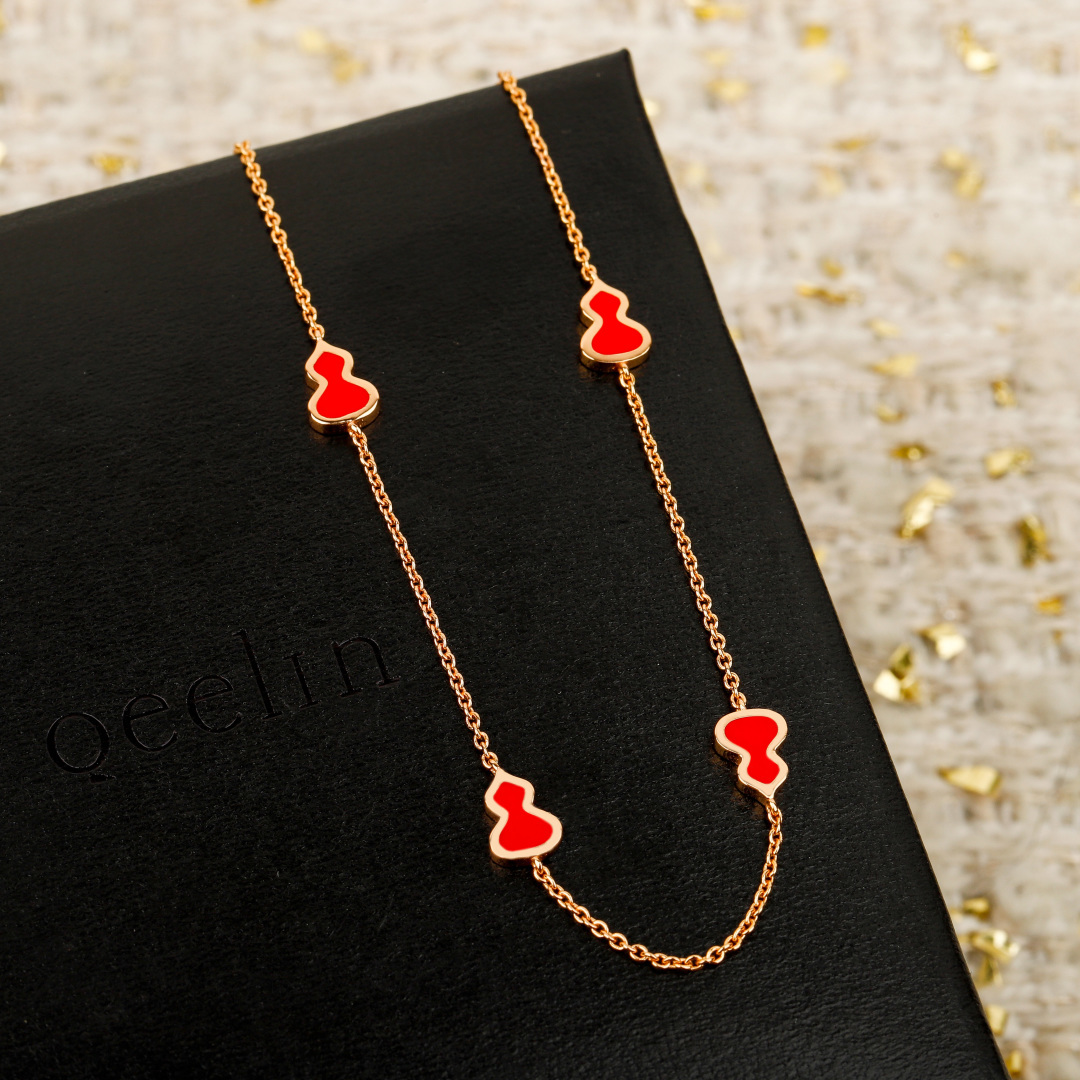 Qeelin Wulu Mini Solitaires 7 Mini necklace 18k rose gold with red carnelian inlay 42cm with 5cm extender