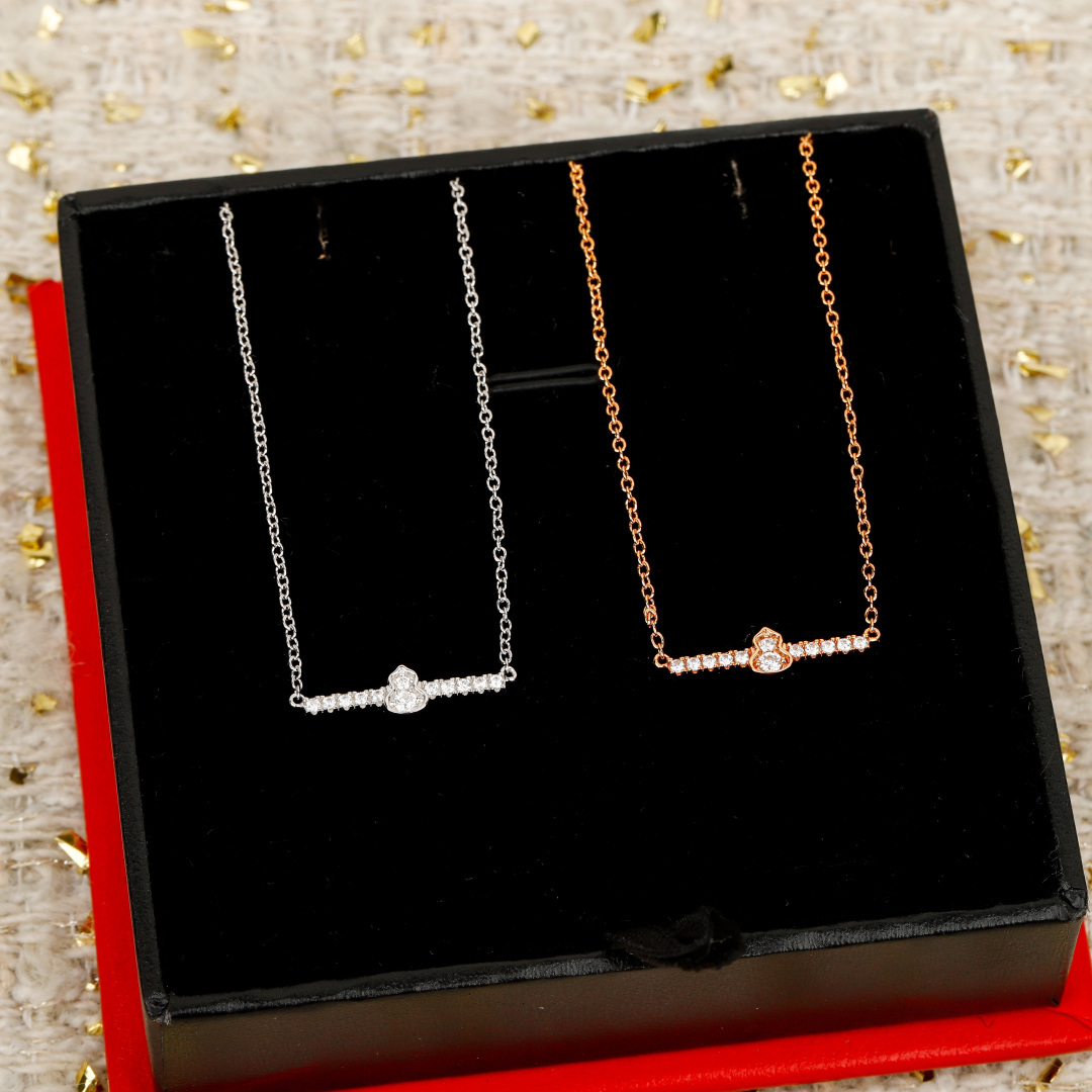 Qeelin Wulu Mini Solitaires necklace 18K white gold with clear diamonds 18K rose gold with clear diamonds 42cm