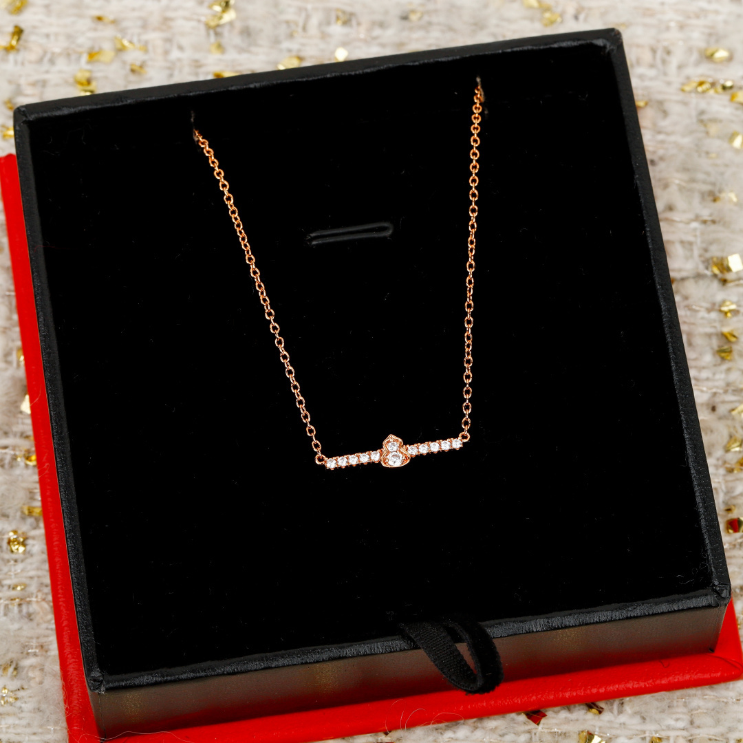 Qeelin Wulu Mini Solitaires necklace 18K white gold with clear diamonds 18K rose gold with clear diamonds 42cm