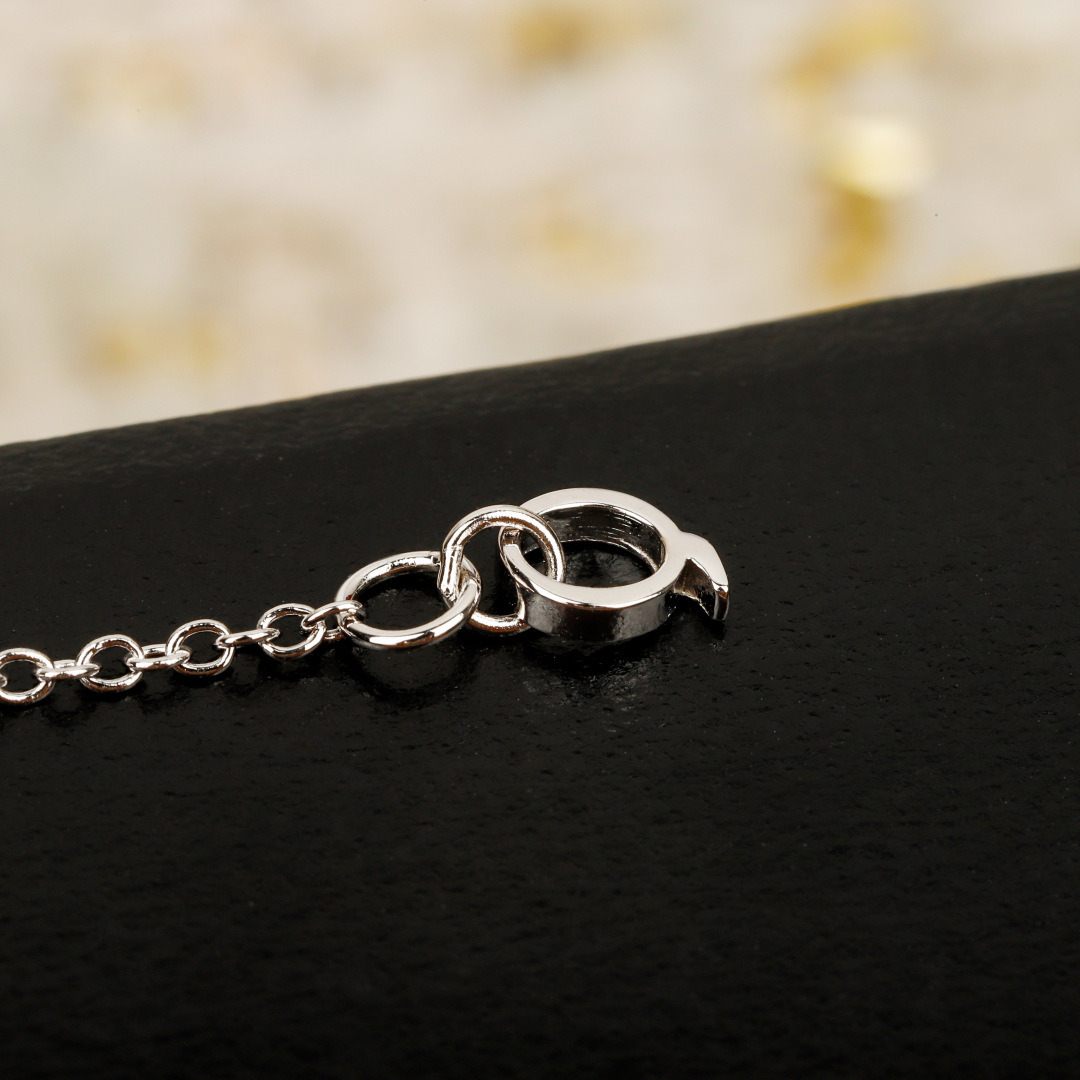 Qeelin Wulu Mini Solitaires necklace 18K white gold with clear diamonds 18K rose gold with clear diamonds 42cm