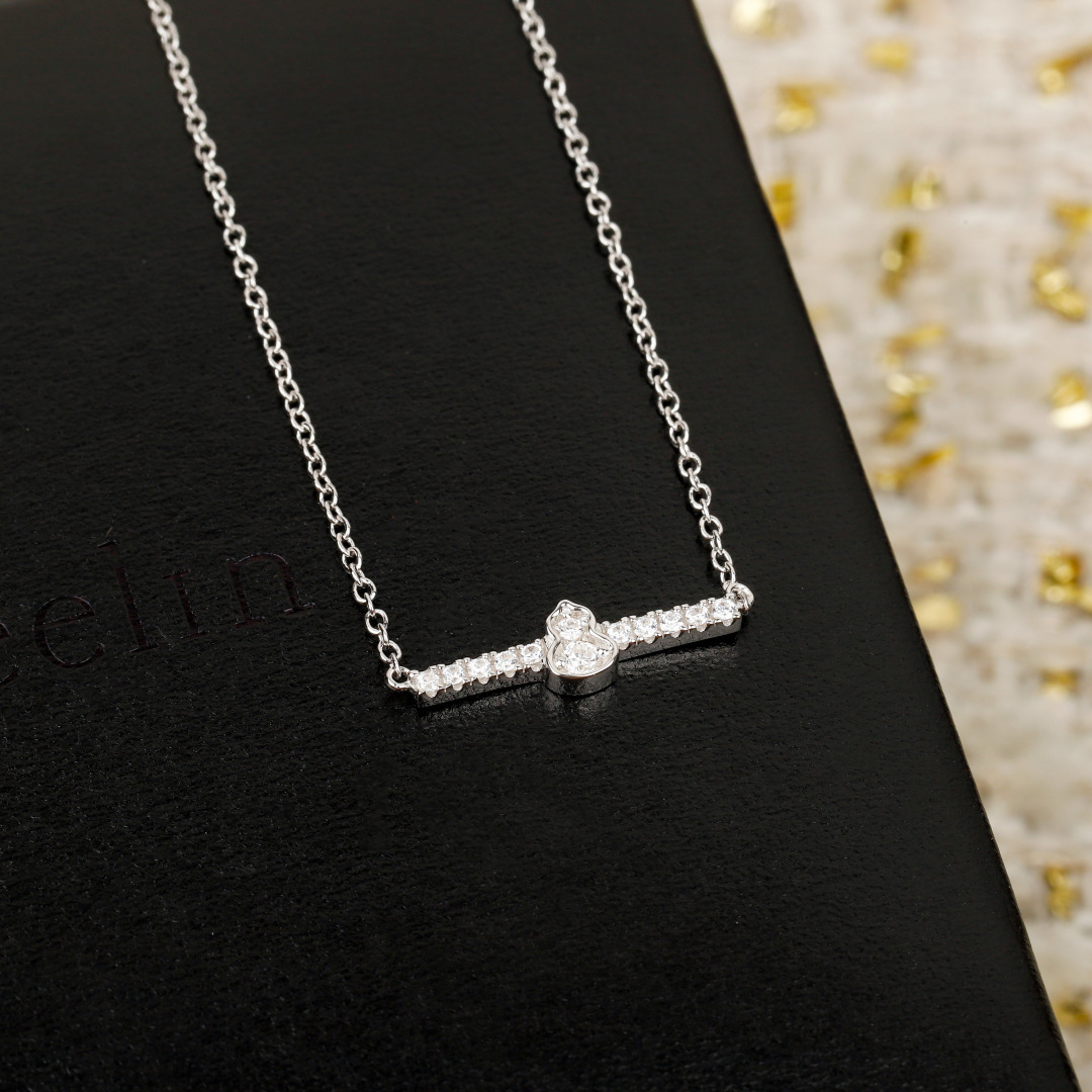Qeelin Wulu Mini Solitaires necklace 18K white gold with clear diamonds 18K rose gold with clear diamonds 42cm