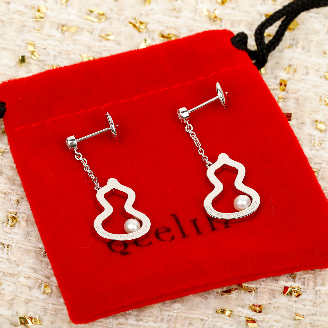Qeelin Wulu earrings 18K white gold white diamond white pearl 2 5cm drop length