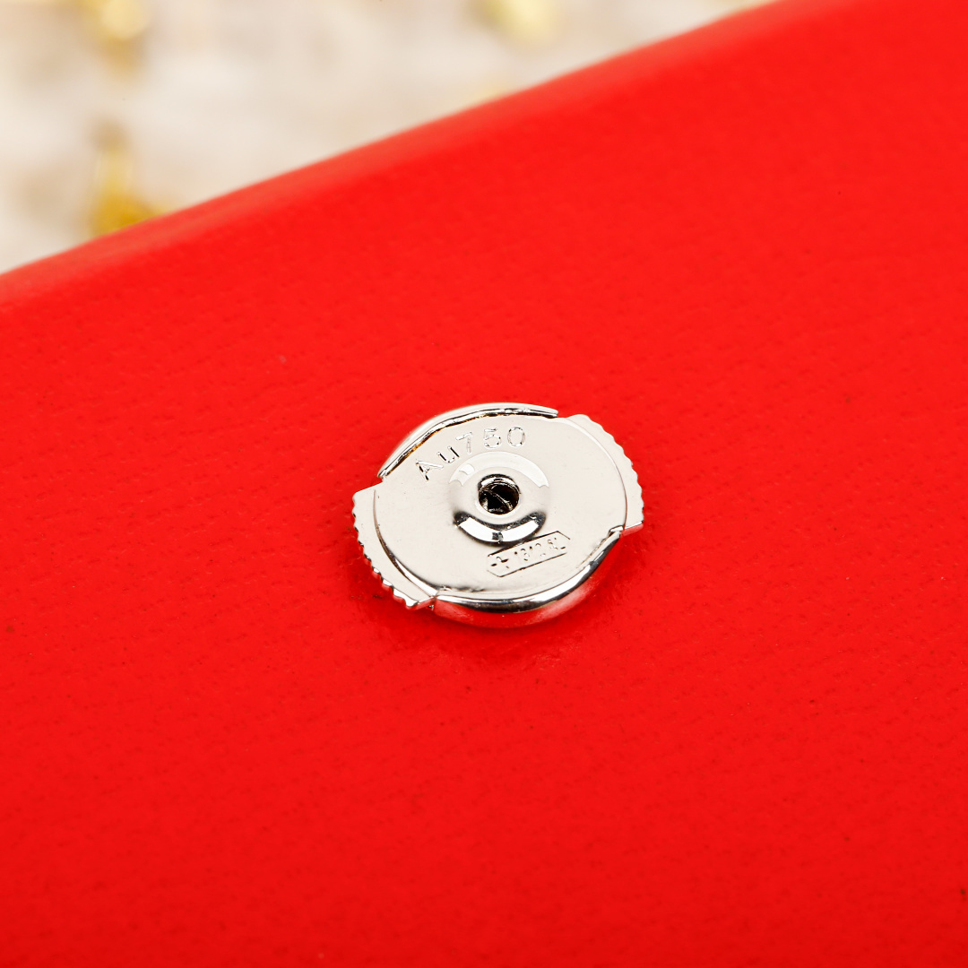 Qeelin Wulu earrings 18K white gold white diamond white pearl 2 5cm drop length