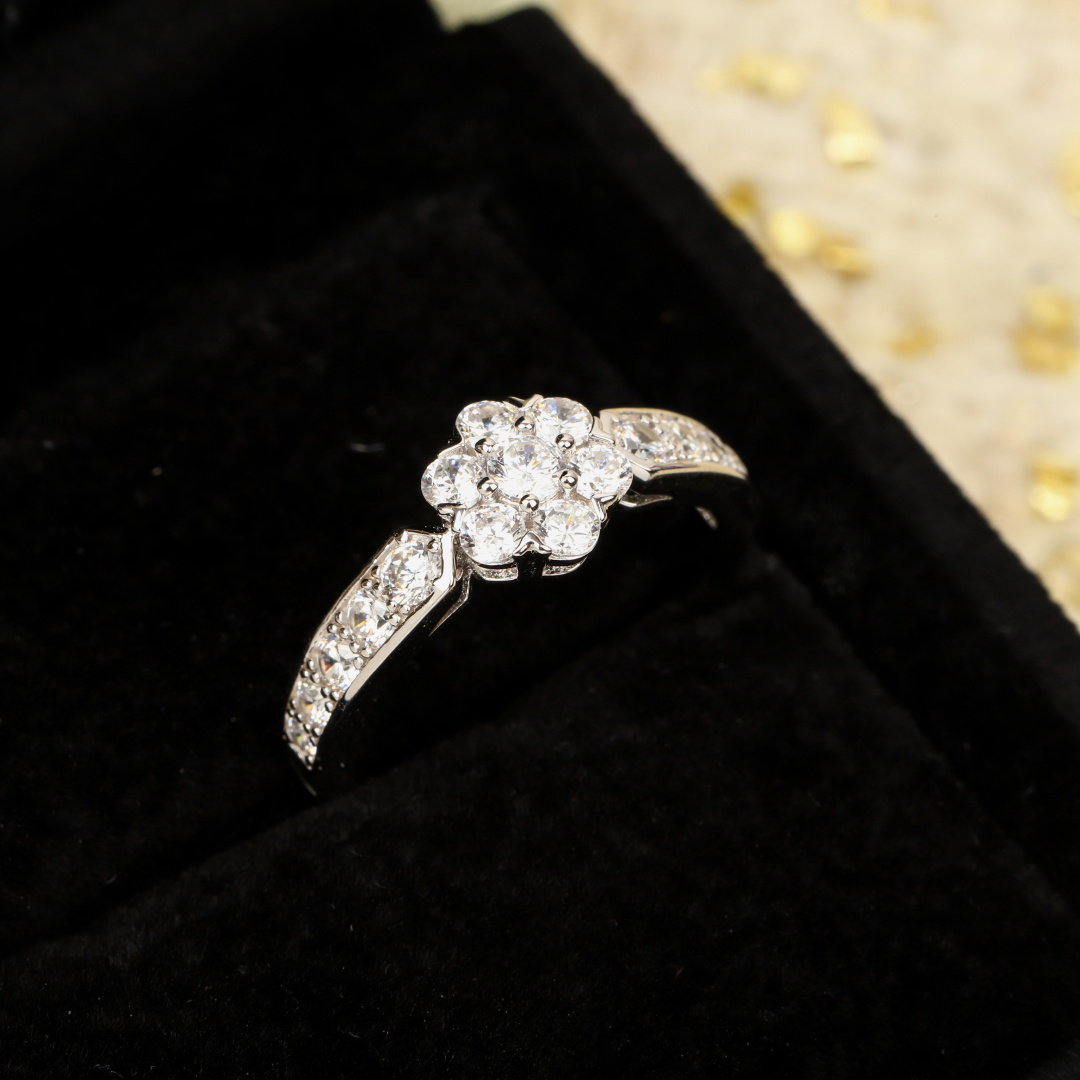 Van Cleef Arpels Fleurette ring 18K rose gold with diamonds 18K white gold with diamonds 54