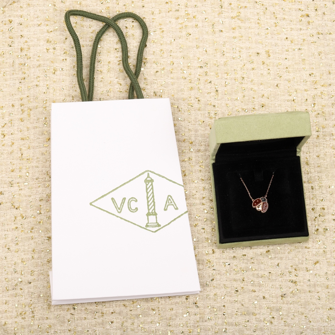 Van Cleef Arpels Lucky Spring Ladybug Pendant Necklace necklace 18k rose gold with red carnelian and black onyx 42cm with adjustable extender
