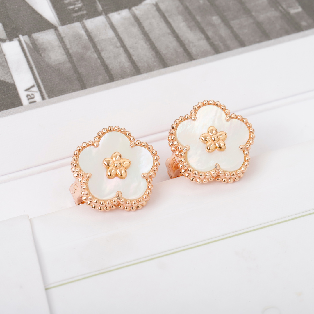 Van Cleef Arpels Lucky Spring Plum Blossom earrings 18K rose gold white mother-of-pearl 15mm diameter