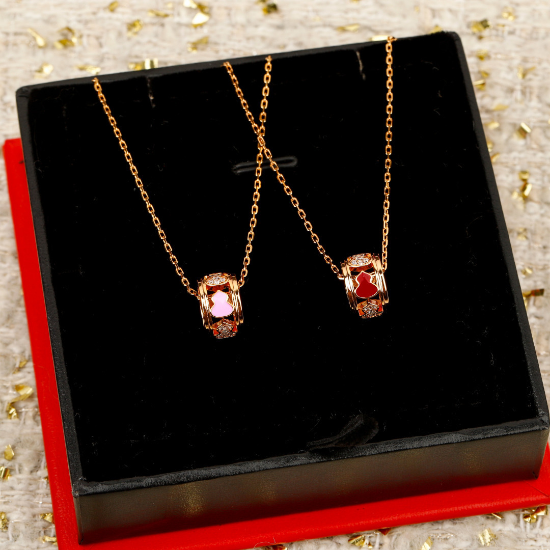 Qeelin Wulu necklace 18K rose gold pink opal red carnelian diamond 42cm
